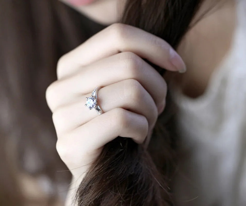 Luxury diamond ring